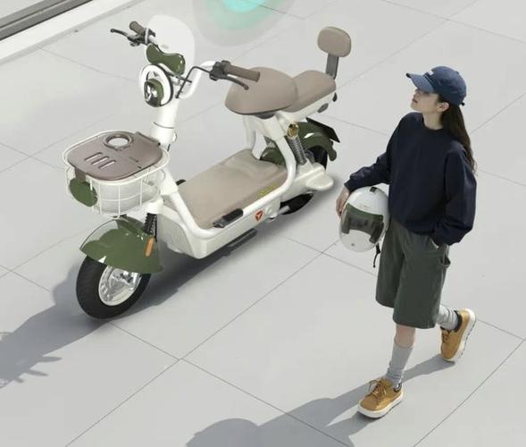 最新款雅迪电动车