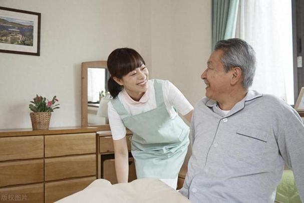 找一个夜班保姆照顾老人游戏截图