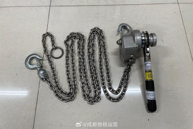 地铁可带哪些五金工具游戏截图